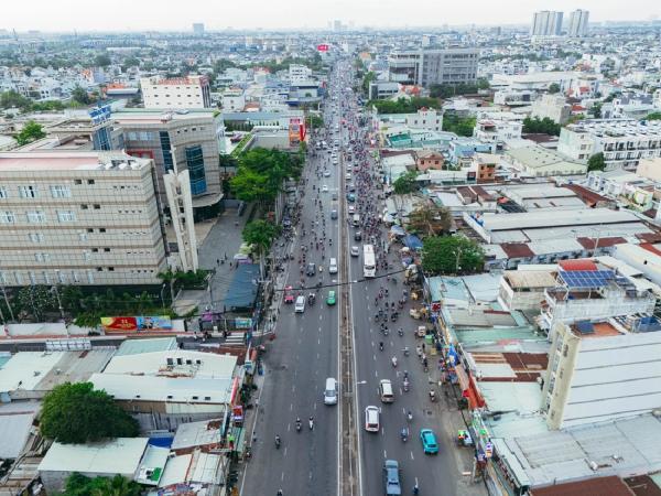 Vì Sao TP.HCM Chậm Hơn Bình Dương Khi Mở Rộng Quốc Lộ 13?