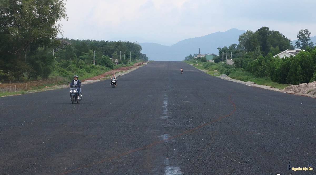 Xe đi trên cao tốc Biên Hòa - Vũng Tàu